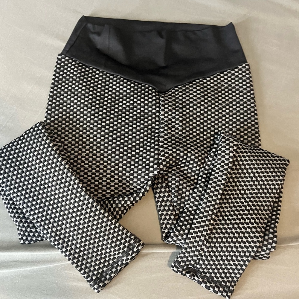 Black “tik tok” leggings